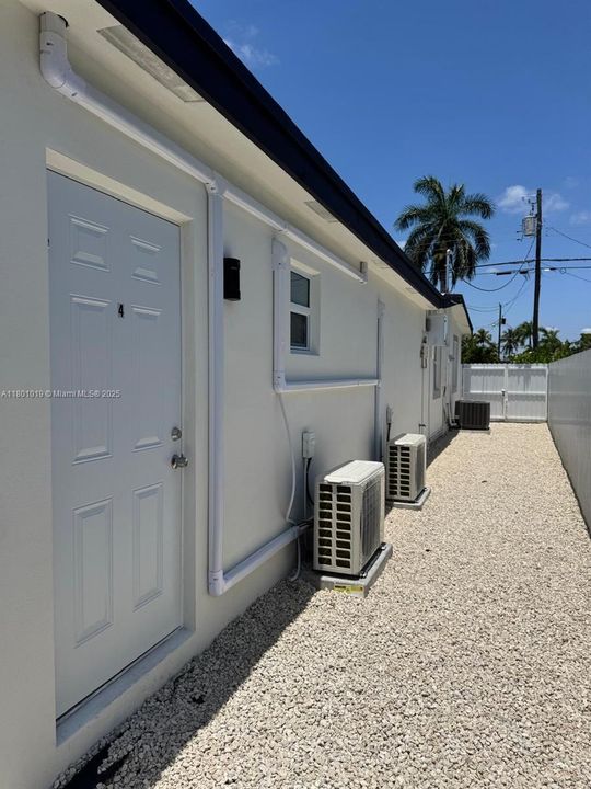 Recently Rented: $1,800 (1 beds, 1 baths, 0 Square Feet)