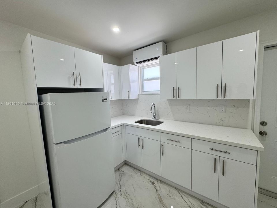 Recently Rented: $1,800 (1 beds, 1 baths, 0 Square Feet)