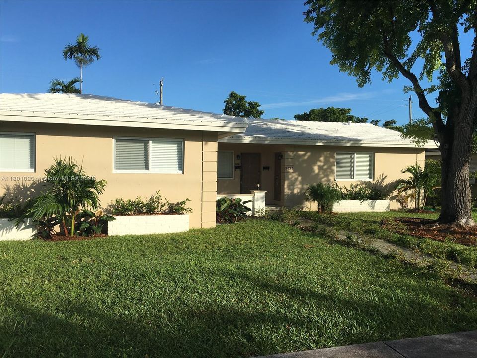 待售: $1,990,000 (0 贝兹, 0 浴室, 2490 平方英尺)