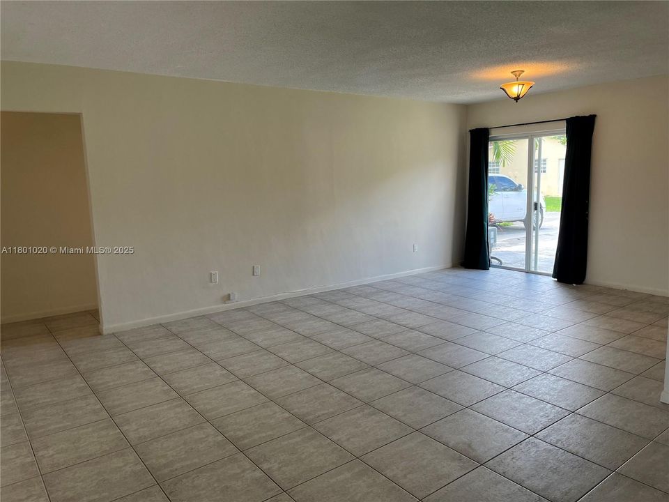 待售: $1,990,000 (0 贝兹, 0 浴室, 2490 平方英尺)