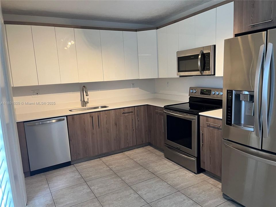 待售: $1,990,000 (0 贝兹, 0 浴室, 2490 平方英尺)