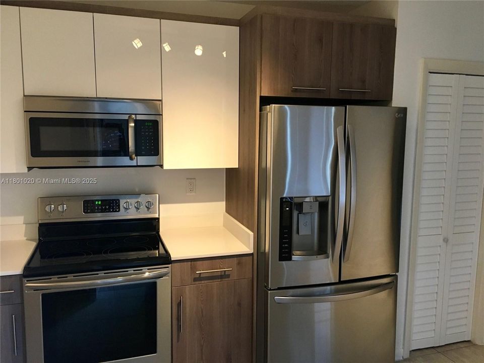 待售: $1,990,000 (0 贝兹, 0 浴室, 2490 平方英尺)