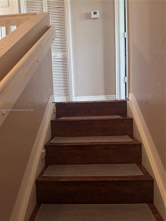 Activo con contrato: $445,000 (3 camas, 2 baños, 1705 Pies cuadrados)