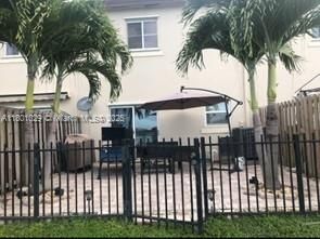 Activo con contrato: $445,000 (3 camas, 2 baños, 1705 Pies cuadrados)
