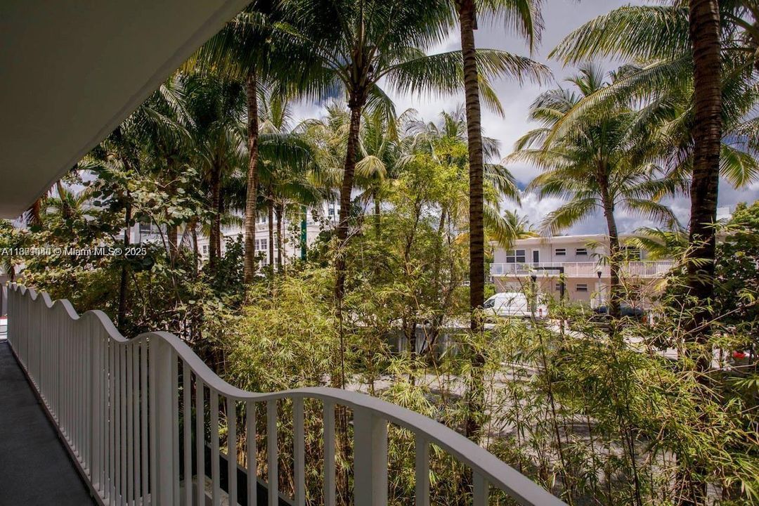 Recently Sold: $399,000 (1 beds, 1 baths, 781 Square Feet)