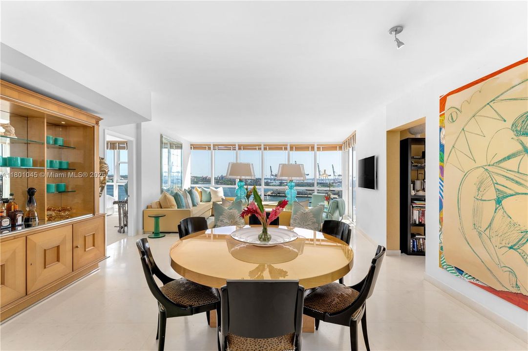 待售: $2,550,000 (2 贝兹, 2 浴室, 2003 平方英尺)