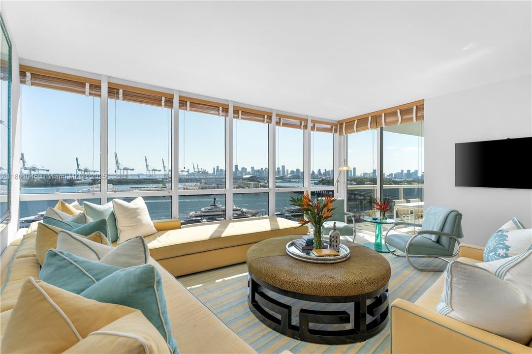 待售: $2,550,000 (2 贝兹, 2 浴室, 2003 平方英尺)