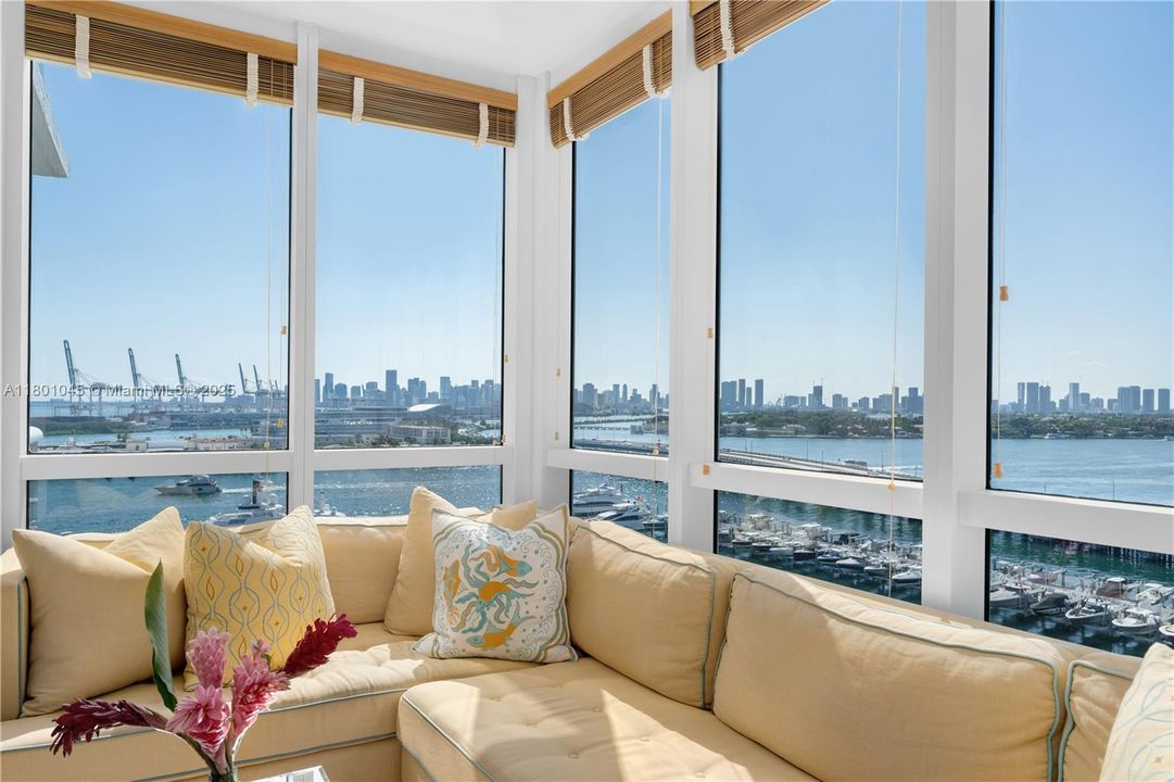 待售: $2,550,000 (2 贝兹, 2 浴室, 2003 平方英尺)