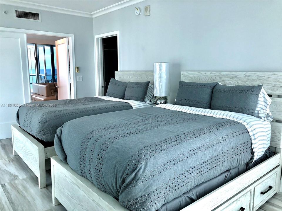 最近租的: $9,000 (3 贝兹, 3 浴室, 2308 平方英尺)