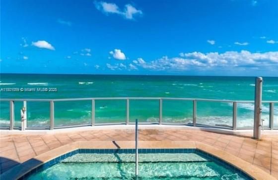 最近租的: $9,000 (3 贝兹, 3 浴室, 2308 平方英尺)