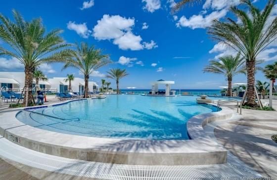 最近租的: $9,000 (3 贝兹, 3 浴室, 2308 平方英尺)