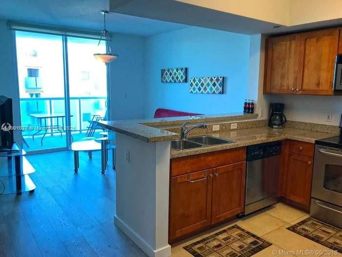 For Sale: $525,000 (2 beds, 2 baths, 846 Square Feet)