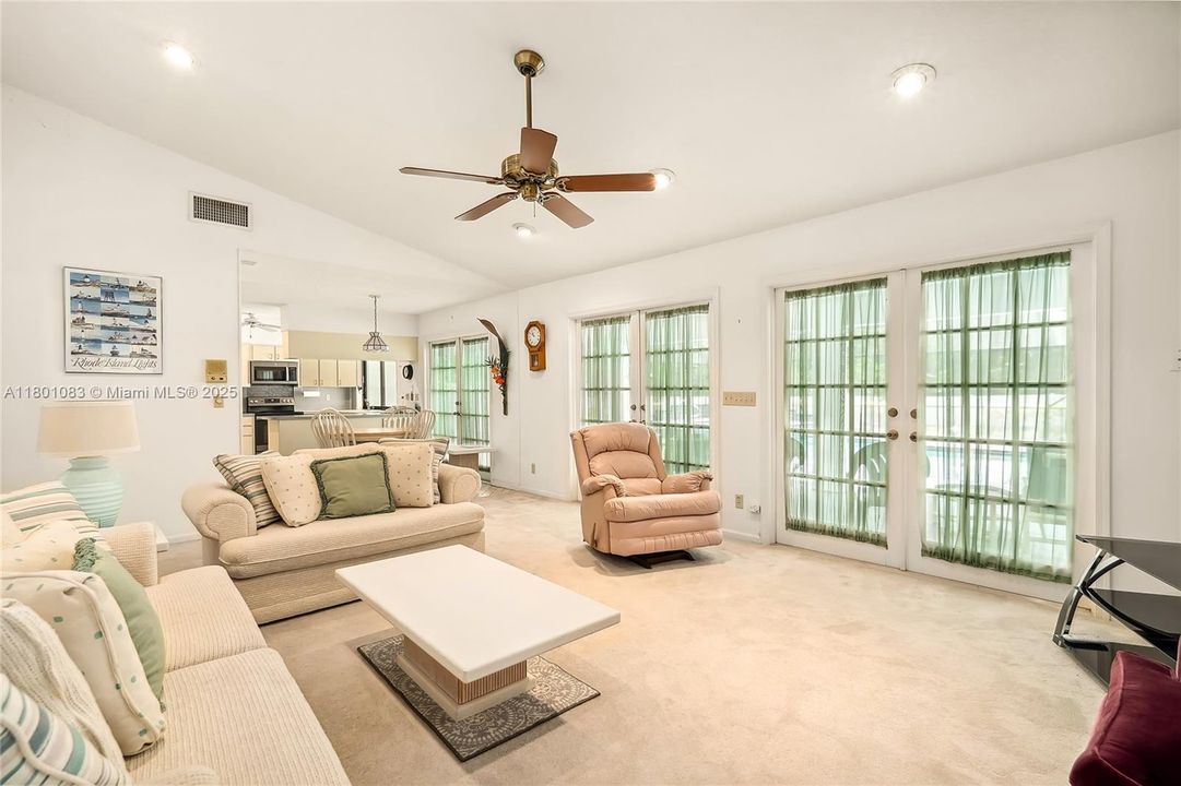 Recently Sold: $614,800 (4 beds, 2 baths, 2631 Square Feet)