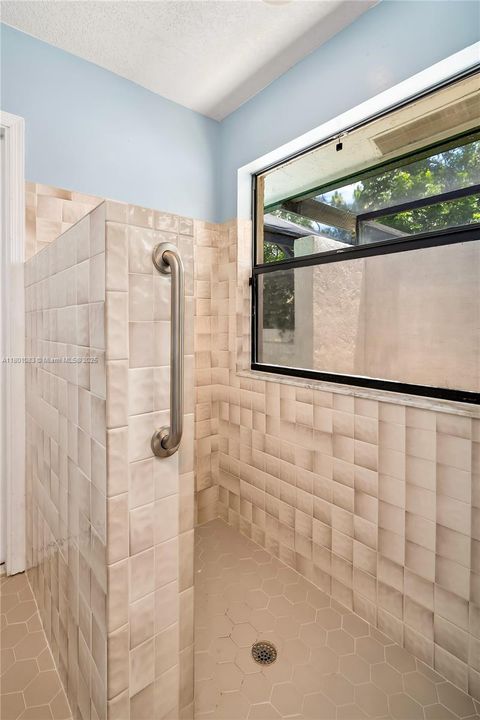 Recently Sold: $614,800 (4 beds, 2 baths, 2631 Square Feet)