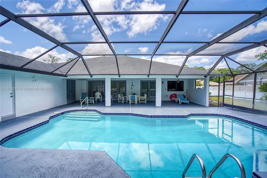 Recently Sold: $614,800 (4 beds, 2 baths, 2631 Square Feet)