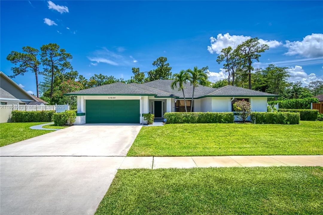 Recently Sold: $614,800 (4 beds, 2 baths, 2631 Square Feet)