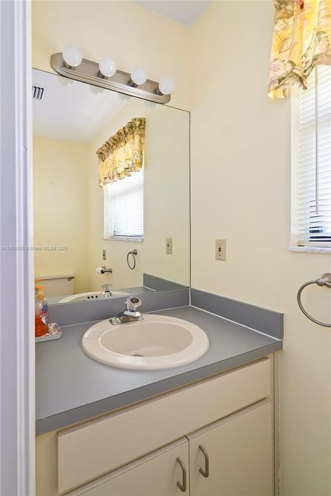 Recently Sold: $614,800 (4 beds, 2 baths, 2631 Square Feet)