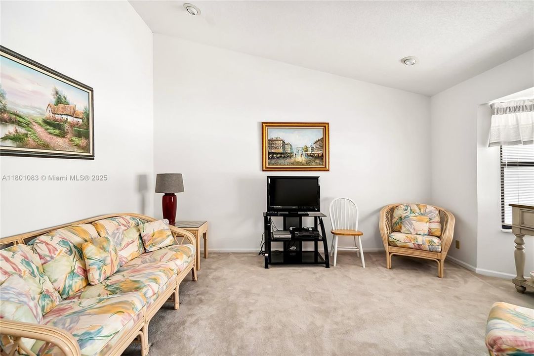 Recently Sold: $614,800 (4 beds, 2 baths, 2631 Square Feet)