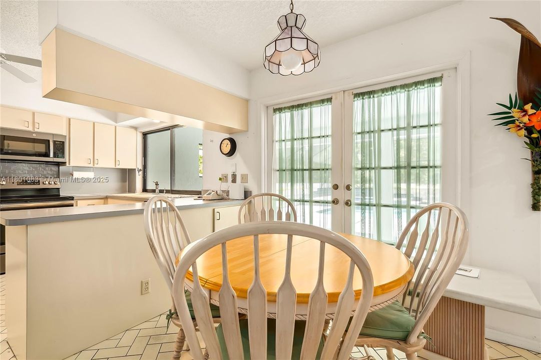 Recently Sold: $614,800 (4 beds, 2 baths, 2631 Square Feet)