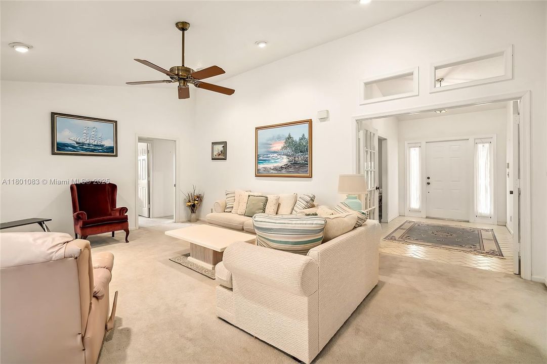 Recently Sold: $614,800 (4 beds, 2 baths, 2631 Square Feet)