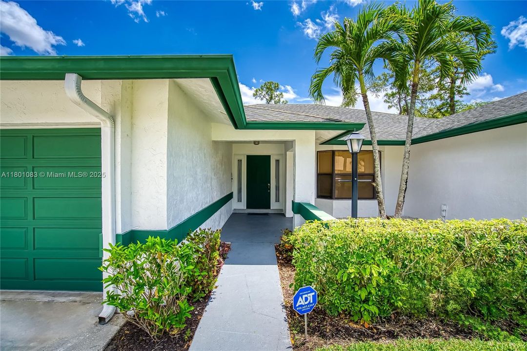 Recently Sold: $614,800 (4 beds, 2 baths, 2631 Square Feet)