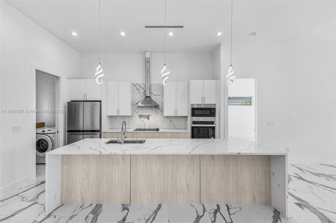 最近售出: $1,450,000 (4 贝兹, 3 浴室, 0 平方英尺)