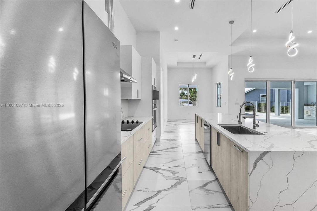 最近售出: $1,450,000 (4 贝兹, 3 浴室, 0 平方英尺)