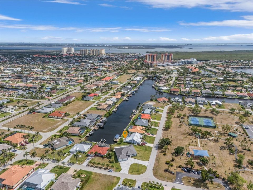 最近售出: $1,450,000 (4 贝兹, 3 浴室, 0 平方英尺)