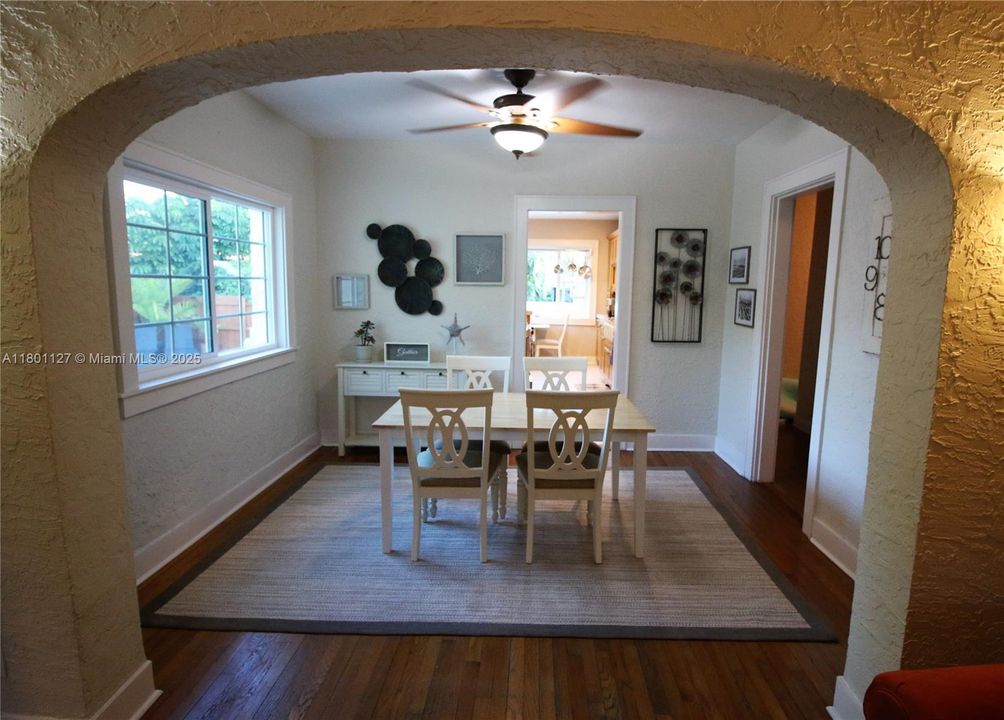 Active With Contract: $1,385,000 (3 beds, 3 baths, 1970 Square Feet)