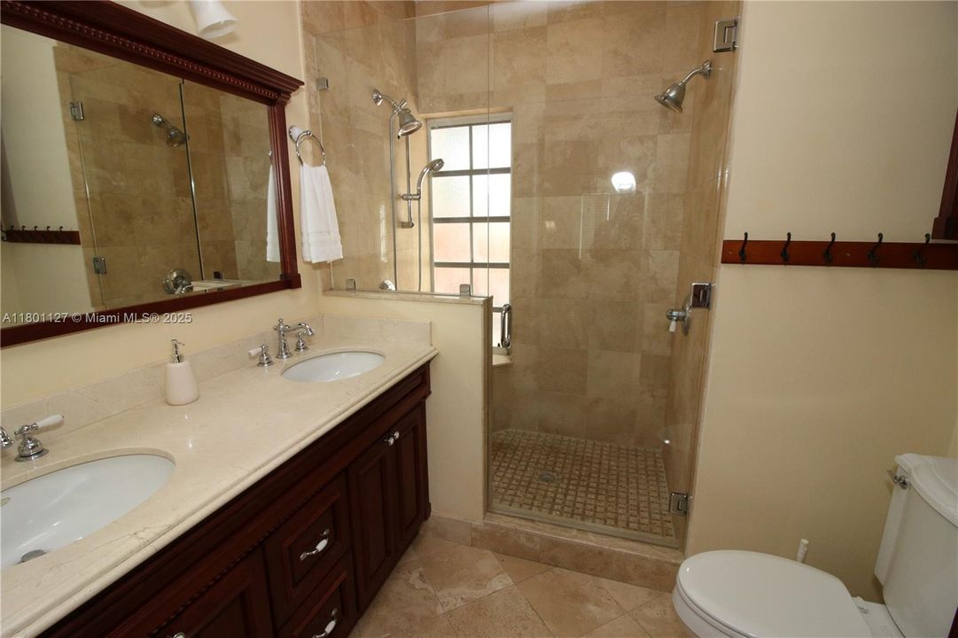 Active With Contract: $1,385,000 (3 beds, 3 baths, 1970 Square Feet)