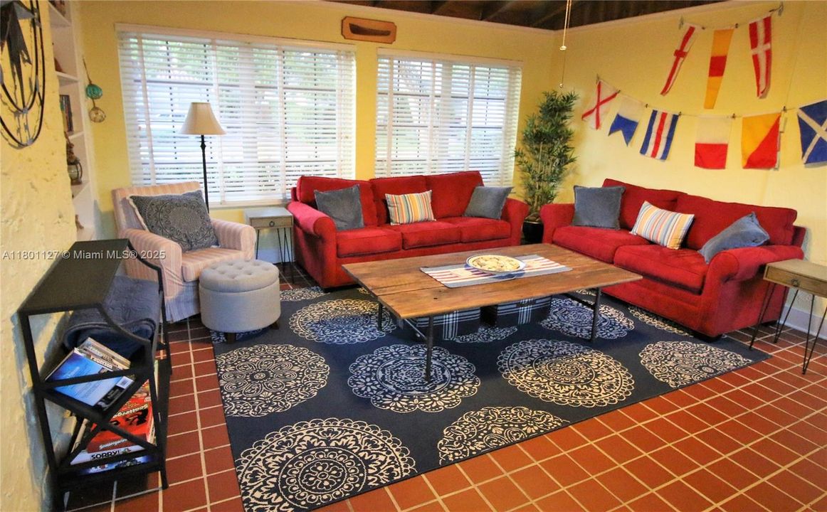 Active With Contract: $1,385,000 (3 beds, 3 baths, 1970 Square Feet)