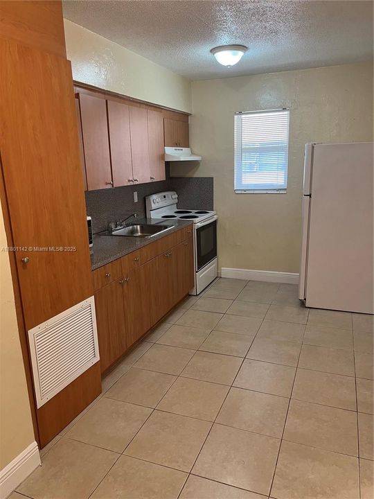 待售: $1,100,000 (0 贝兹, 0 浴室, 2206 平方英尺)