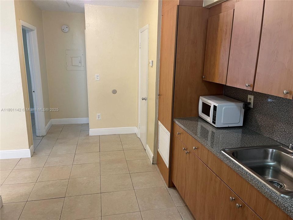 待售: $1,100,000 (0 贝兹, 0 浴室, 2206 平方英尺)