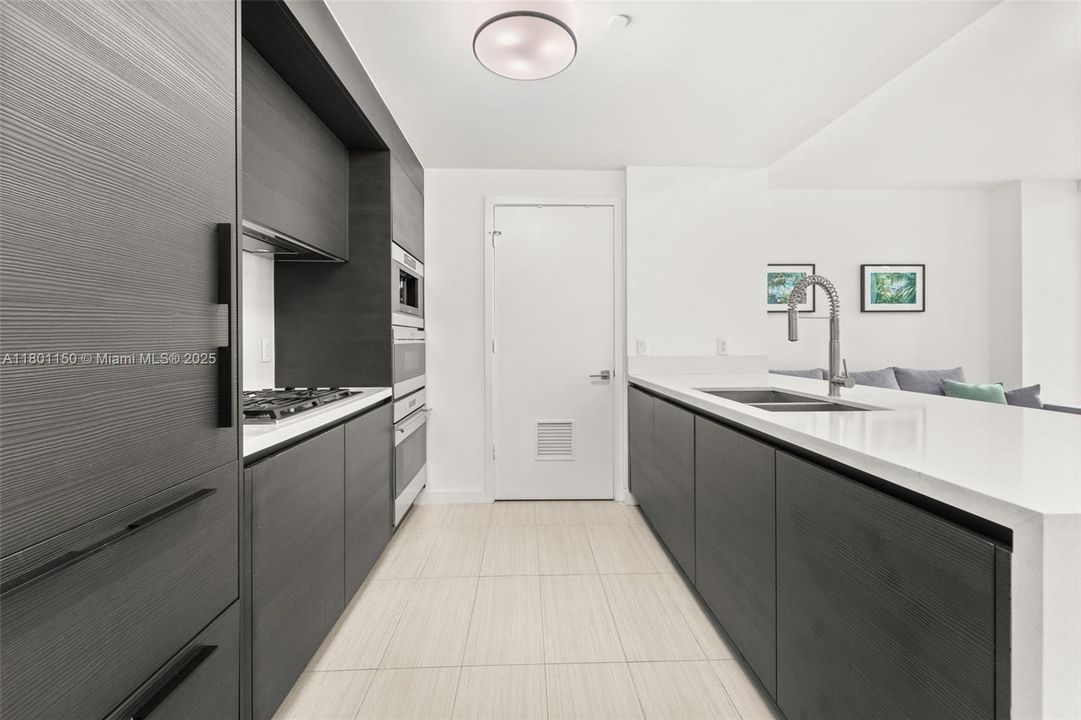En Venta: $1,395,000 (1 camas, 1 baños, 818 Pies cuadrados)