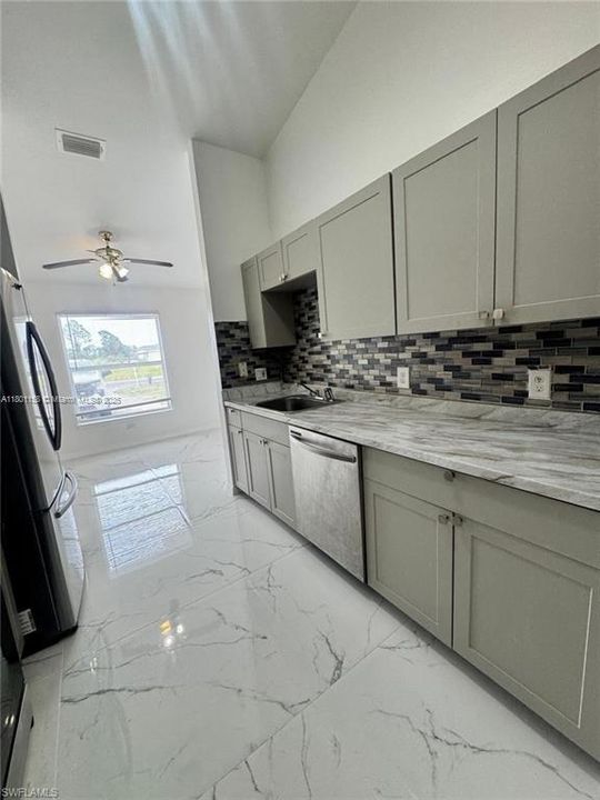 Недавно арендовано: $1,900 (2 спален, 2 ванн, 0 Квадратных фут)