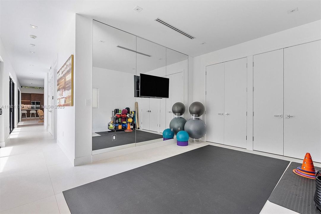 For Sale: $8,700,000 (5 beds, 4 baths, 0 Square Feet)