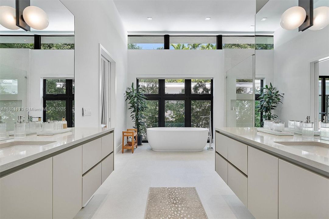 For Sale: $8,700,000 (5 beds, 4 baths, 0 Square Feet)