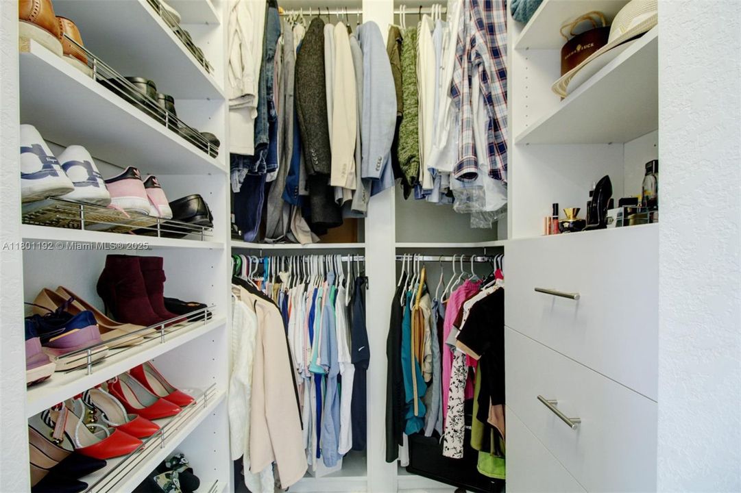 Recently Sold: $499,000 (3 beds, 2 baths, 1540 Square Feet)