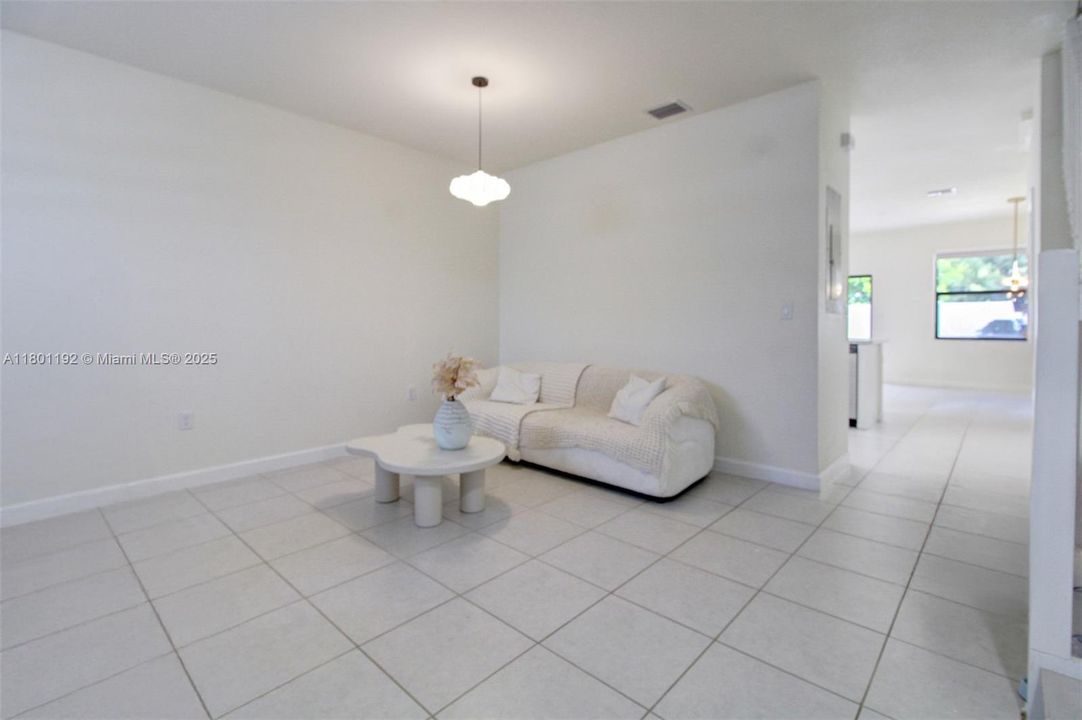 Recently Sold: $499,000 (3 beds, 2 baths, 1540 Square Feet)