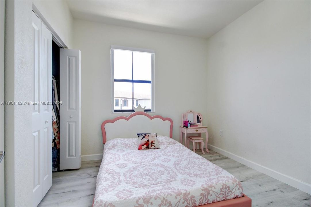 Recently Sold: $499,000 (3 beds, 2 baths, 1540 Square Feet)