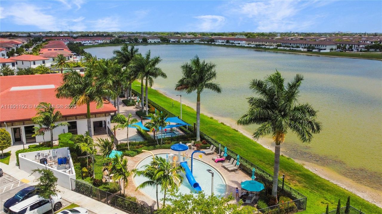 Recently Sold: $499,000 (3 beds, 2 baths, 1540 Square Feet)