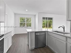 For Rent: $3,500 (4 beds, 2 baths, 1980 Square Feet)