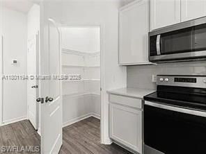 For Rent: $3,500 (4 beds, 2 baths, 1980 Square Feet)