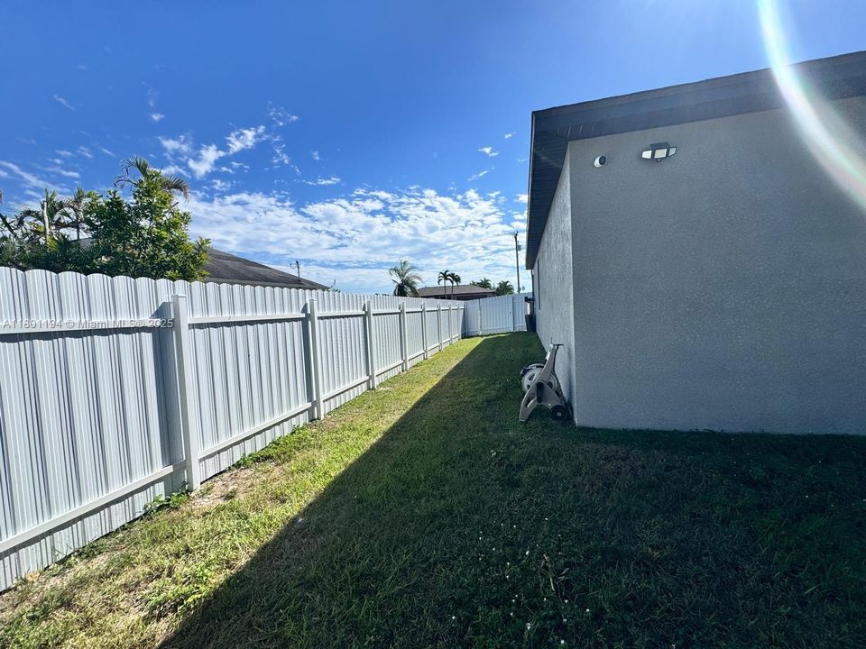 For Rent: $3,500 (4 beds, 2 baths, 1980 Square Feet)