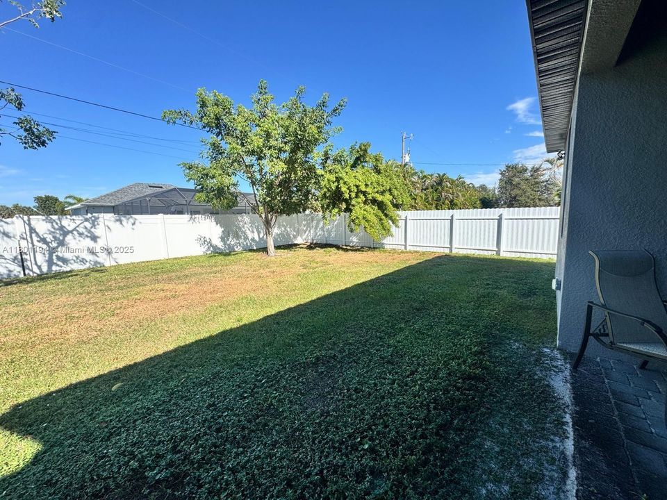 For Rent: $3,500 (4 beds, 2 baths, 1980 Square Feet)