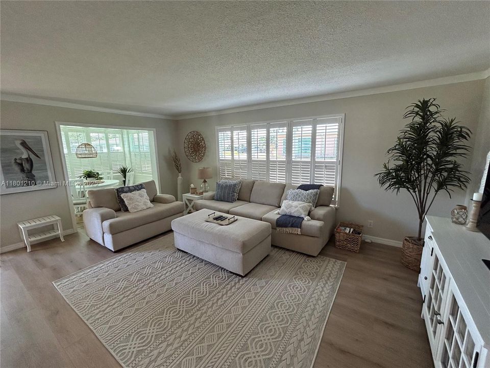 Vendido Recientemente: $264,000 (2 camas, 2 baños, 1104 Pies cuadrados)