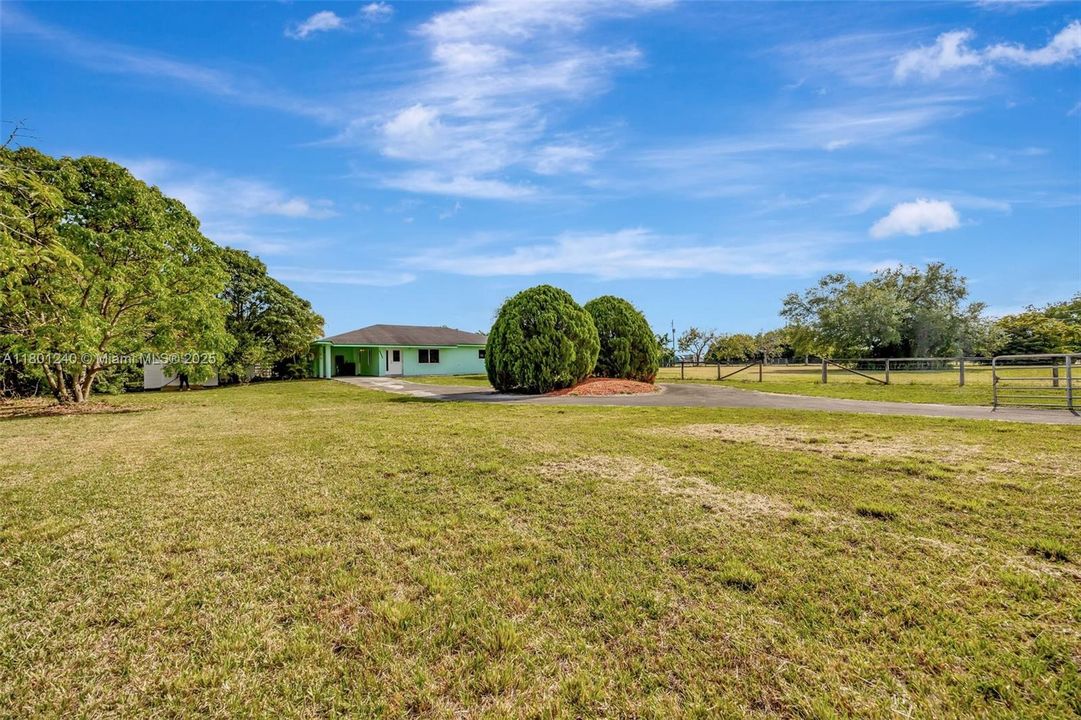 Vendido Recientemente: $789,900 (2 camas, 2 baños, 1386 Pies cuadrados)