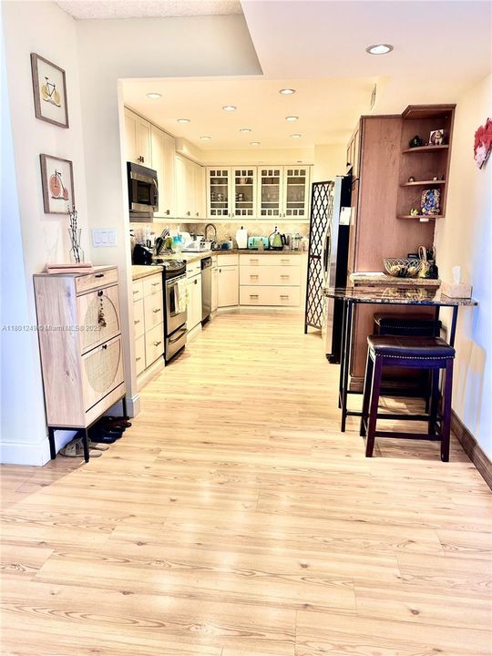 For Sale: $390,000 (2 beds, 2 baths, 1400 Square Feet)