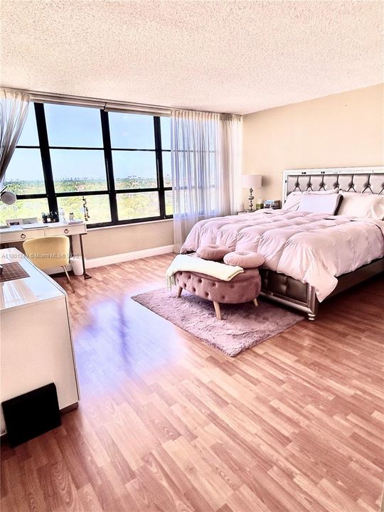 For Sale: $390,000 (2 beds, 2 baths, 1400 Square Feet)