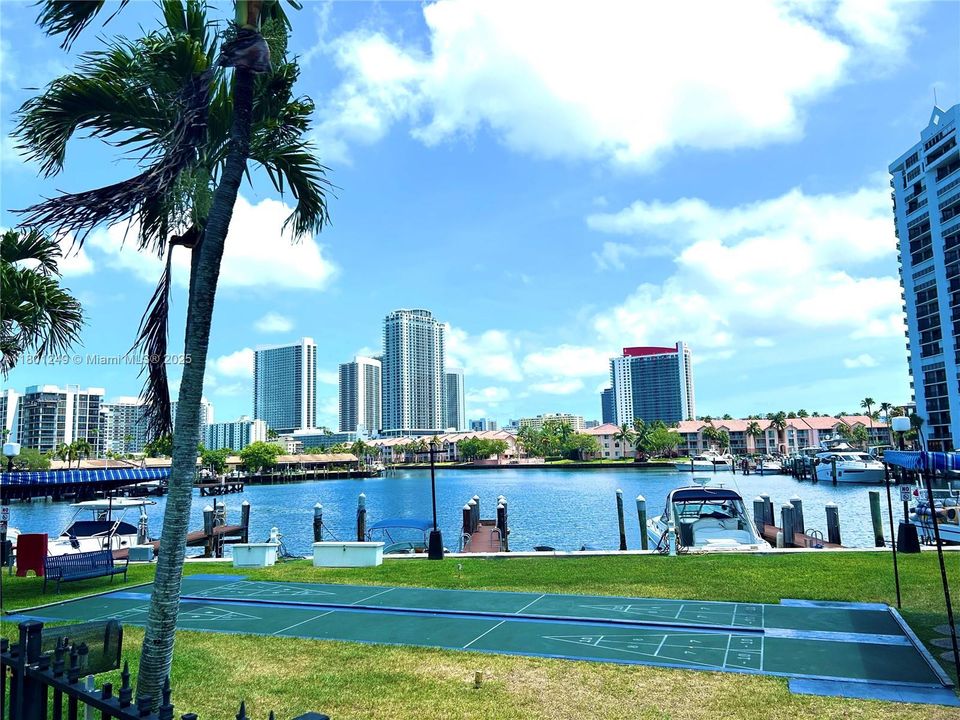 For Sale: $390,000 (2 beds, 2 baths, 1400 Square Feet)